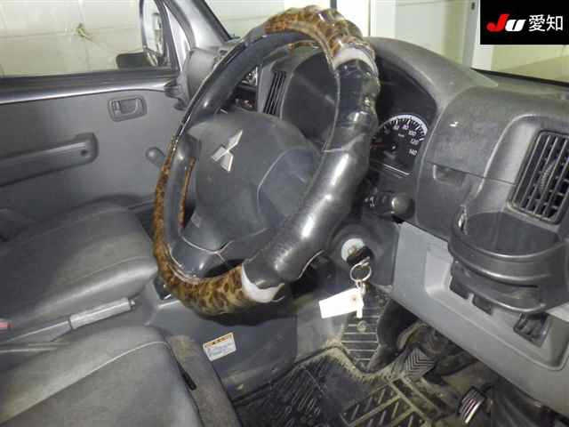 MITSUBISHI MINICAB VAN 2012