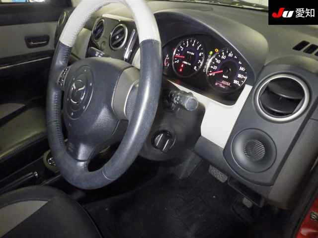 MAZDA VERISA 2010