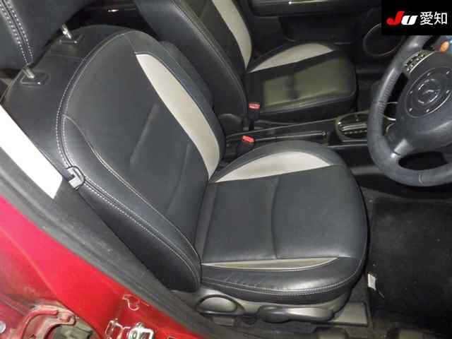 MAZDA VERISA 2010