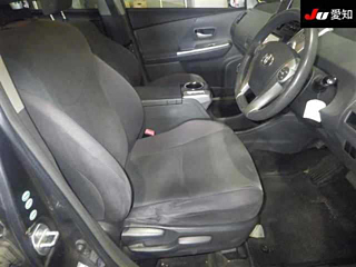 TOYOTA PRIUS ALPHA 2012