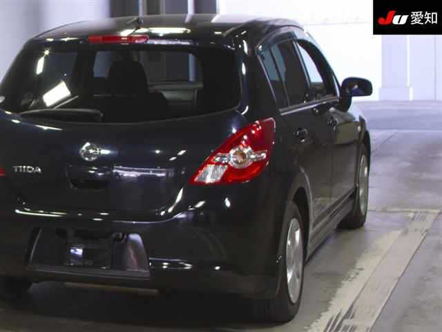 NISSAN TIIDA 2010