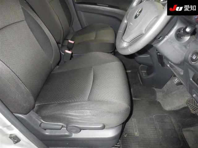 MITSUBISHI DELICA D2 2011