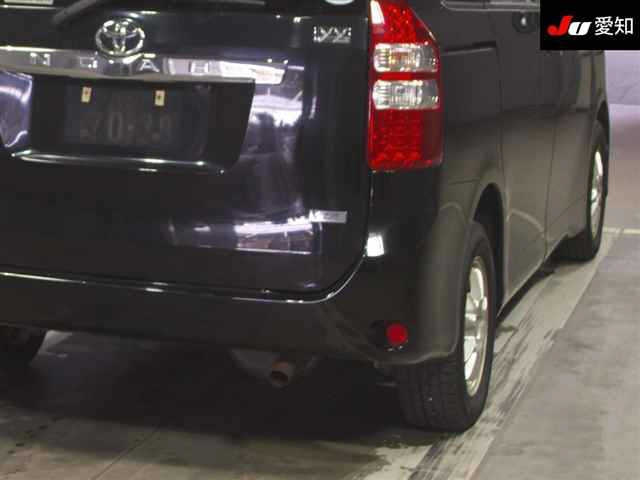 TOYOTA NOAH 2012