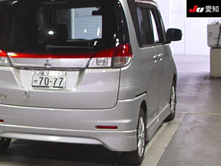 MITSUBISHI DELICA D2 2011
