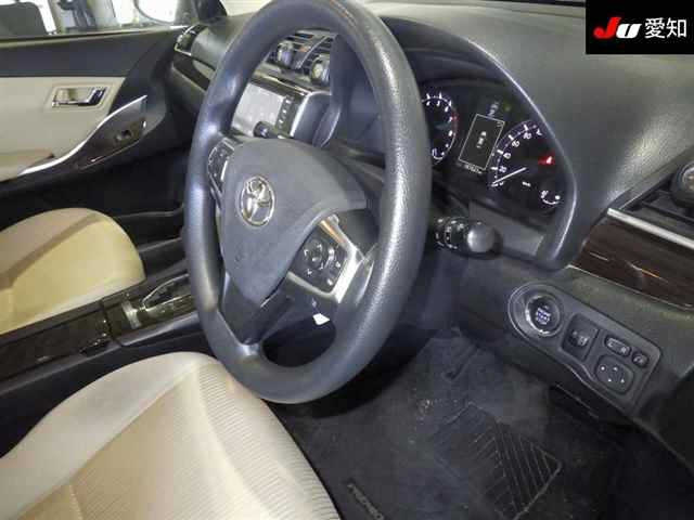 TOYOTA PREMIO 2020