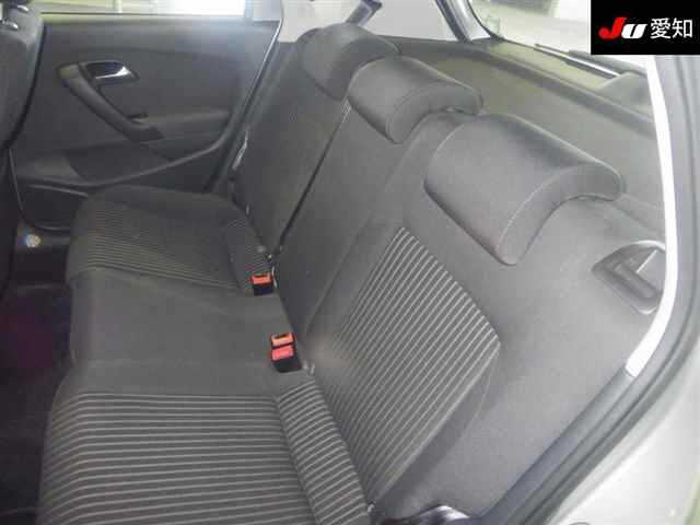 VOLKSWAGEN POLO 2012