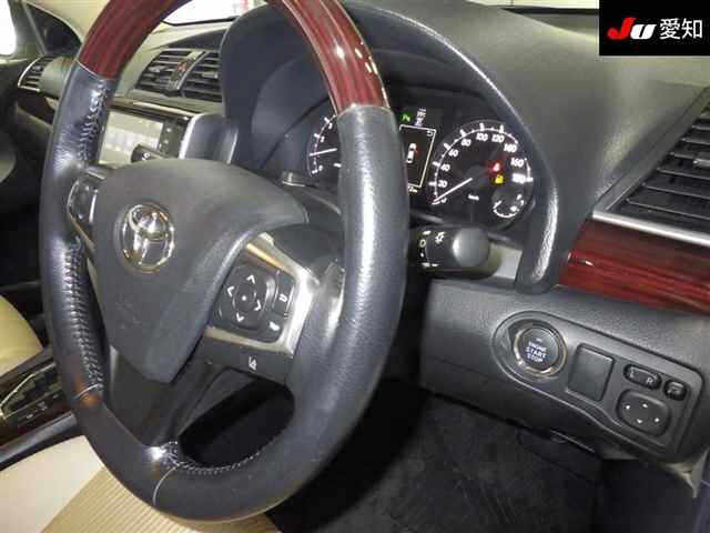 TOYOTA PREMIO 2016