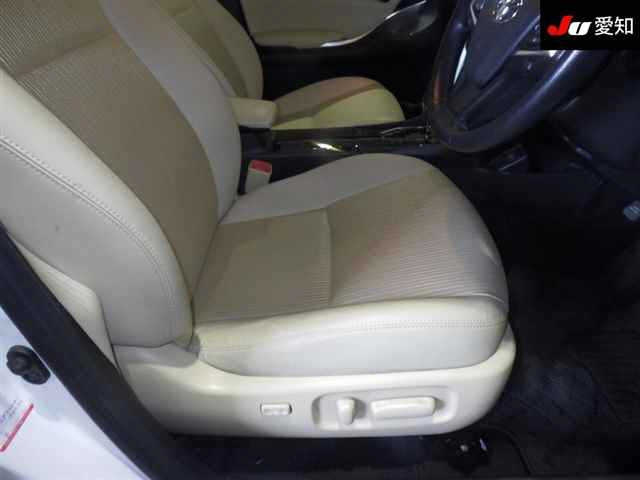 TOYOTA PREMIO 2016