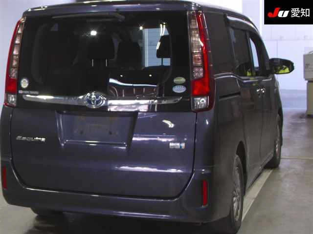 TOYOTA ESQUIRE 2014