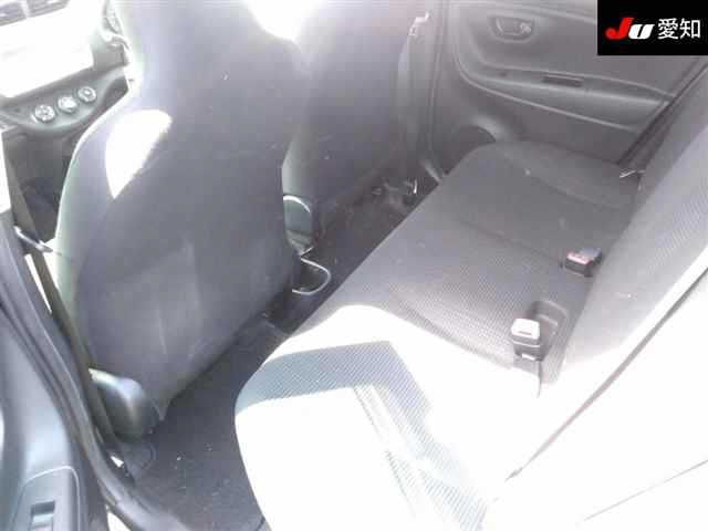TOYOTA VITZ 2014