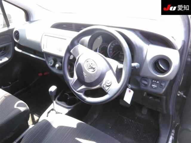 TOYOTA VITZ 2014
