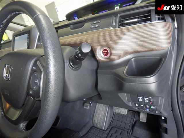 HONDA FREED 2023