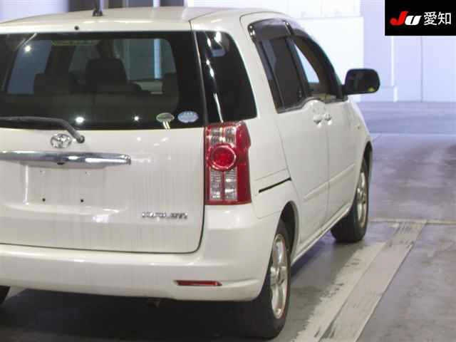 TOYOTA RAUM 2008