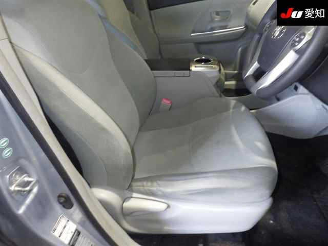 TOYOTA PRIUS ALPHA 2012