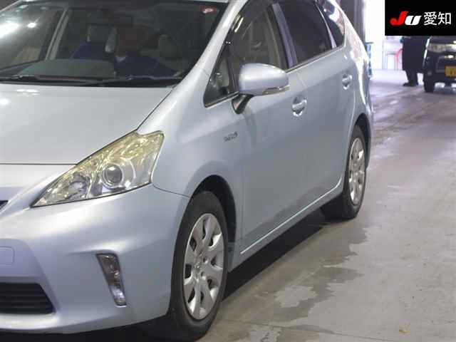 TOYOTA PRIUS ALPHA 2012