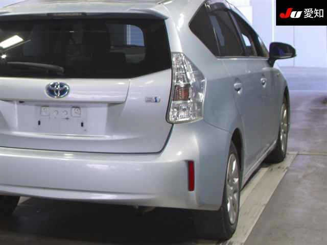 TOYOTA PRIUS ALPHA 2012
