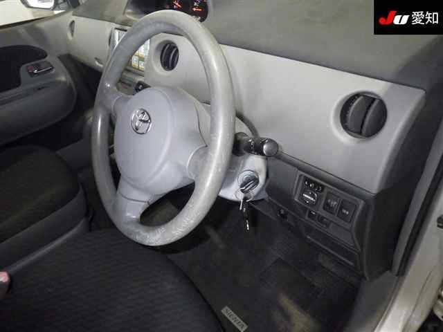 TOYOTA SIENTA 2008