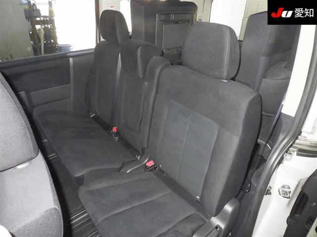 MITSUBISHI DELICA D5 2017