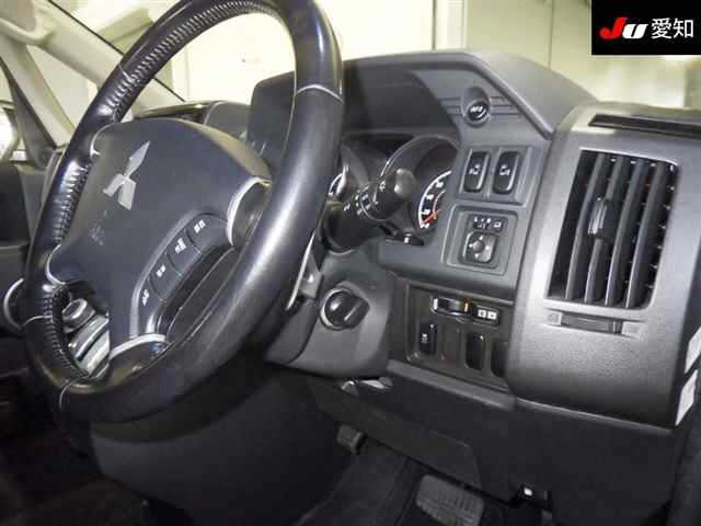 MITSUBISHI DELICA D5 2017