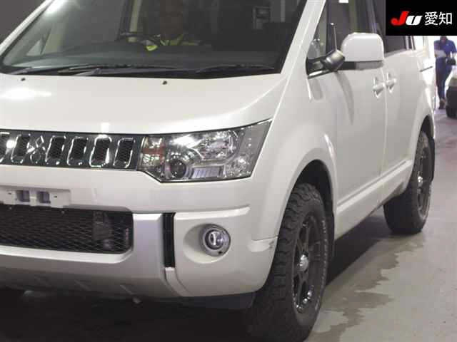 MITSUBISHI DELICA D5 2017