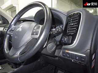 MITSUBISHI OUTLANDER PHEV 2013
