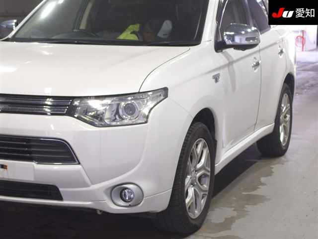 MITSUBISHI OUTLANDER PHEV 2013