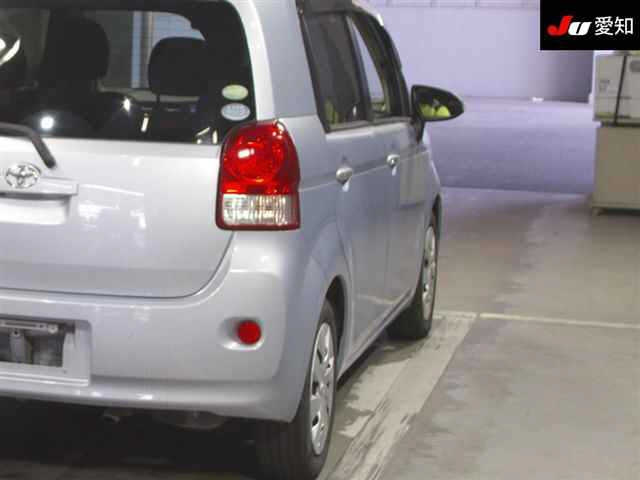 TOYOTA PORTE 2013