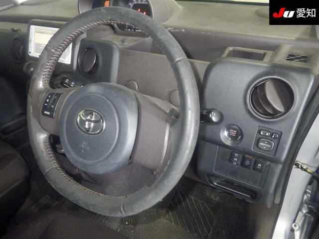 TOYOTA PORTE 2013