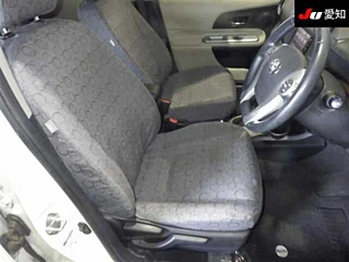 TOYOTA AQUA 2012