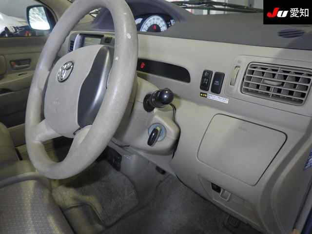 TOYOTA RAUM 2008