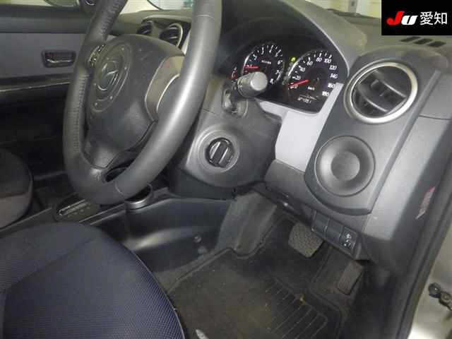 MAZDA VERISA 2012