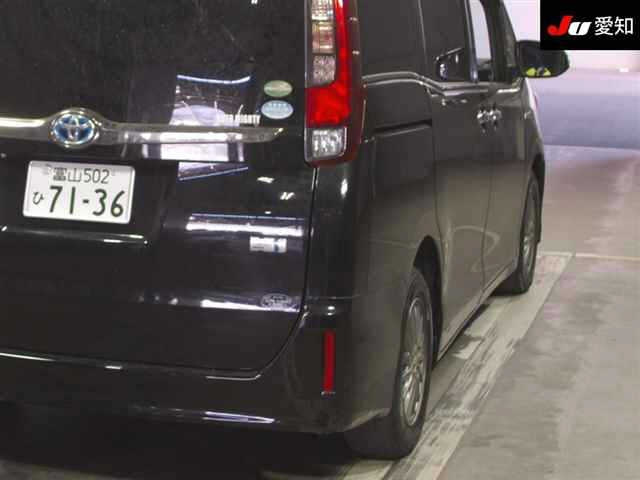 TOYOTA ESQUIRE 2016