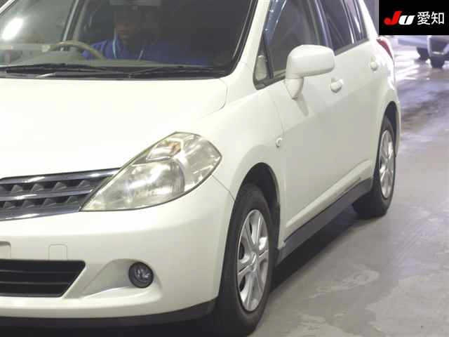NISSAN TIIDA 2010