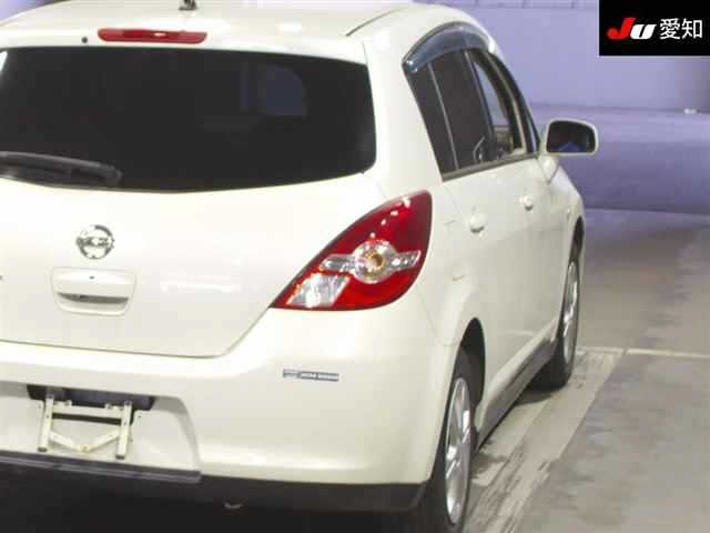 NISSAN TIIDA 2010