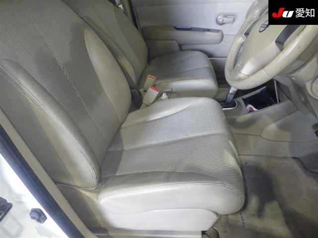 NISSAN TIIDA 2010