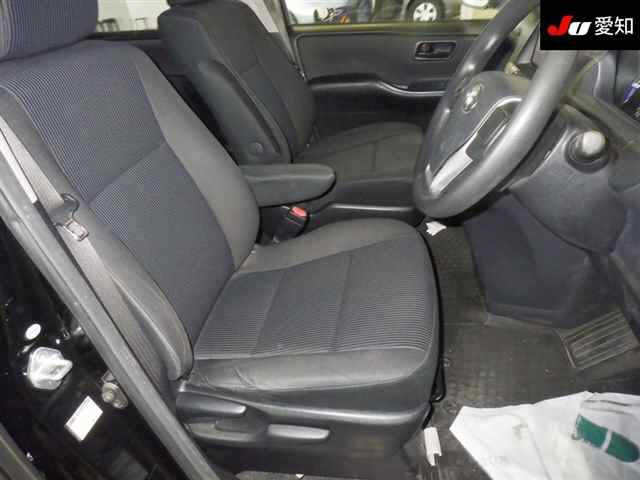 TOYOTA NOAH 2014