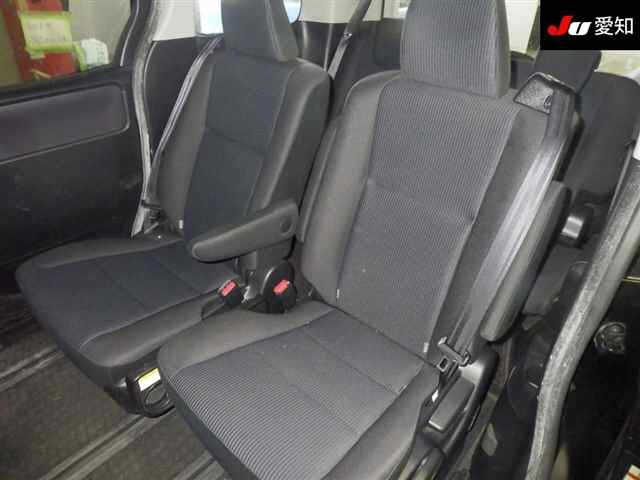 TOYOTA NOAH 2014
