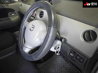 TOYOTA SIENTA 2009