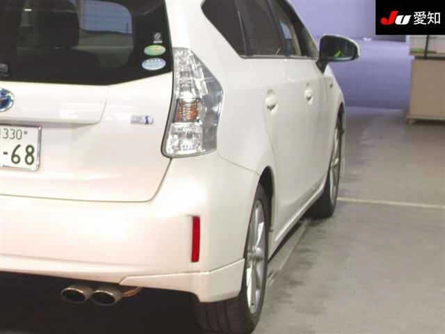TOYOTA PRIUS ALPHA 2013