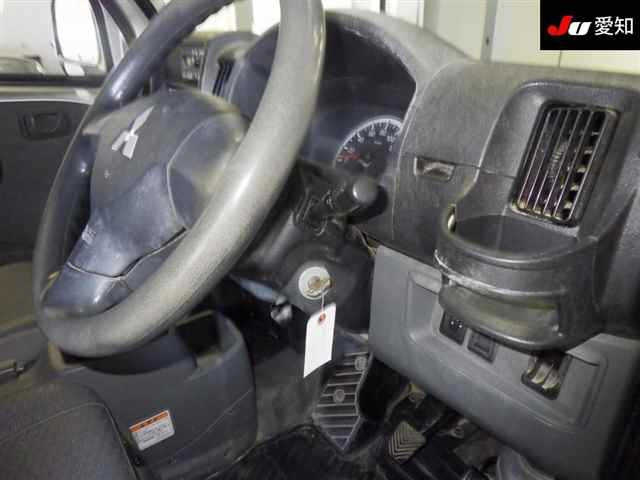 MITSUBISHI MINICAB VAN 2013