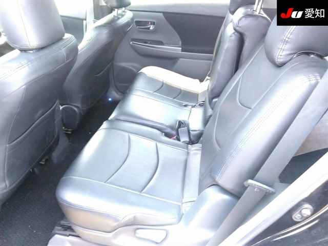 TOYOTA PRIUS ALPHA 2014