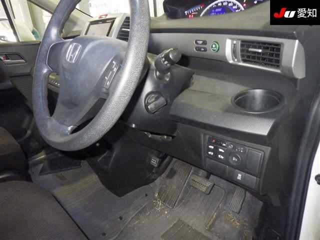 HONDA FREED 2012