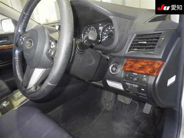 SUBARU LEGACY 2011