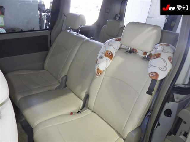TOYOTA NOAH 2008