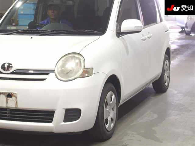 TOYOTA SIENTA 2010