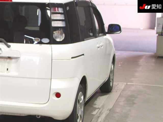 TOYOTA SIENTA 2010