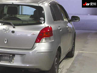 TOYOTA VITZ 2010