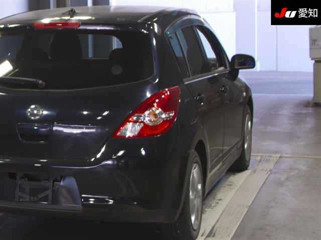 NISSAN TIIDA 2010