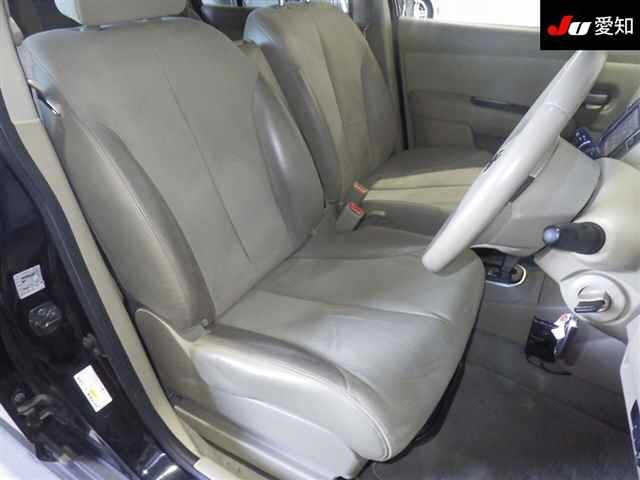 NISSAN TIIDA 2010