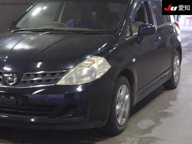 NISSAN TIIDA 2010